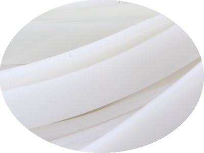 Echeveau de cordon caoutchouc plat blanc nacre-6mmx2mm-25metres